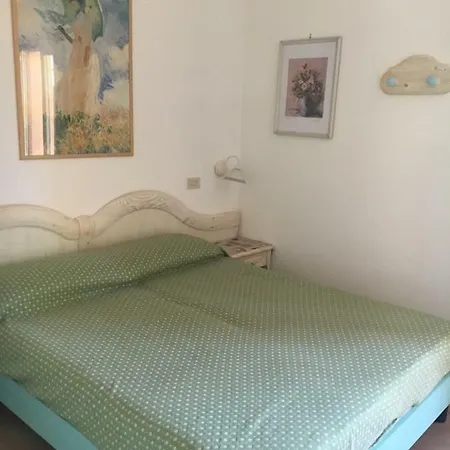 Villetta Con Giardino Affacciata Sul Mare *